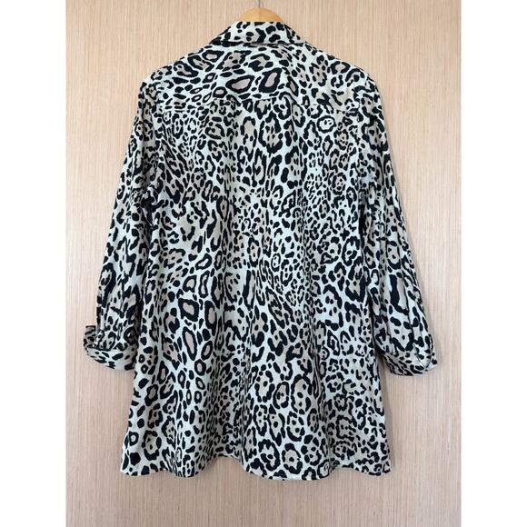 Chicos No Iron Leopard Print Tunic Shirt Womens Size 2 US 12 14 Large Pockets - Picture 4 of 11